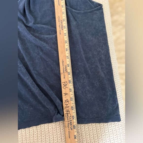 Lululemon twist back camisole - Picture 5 of 9